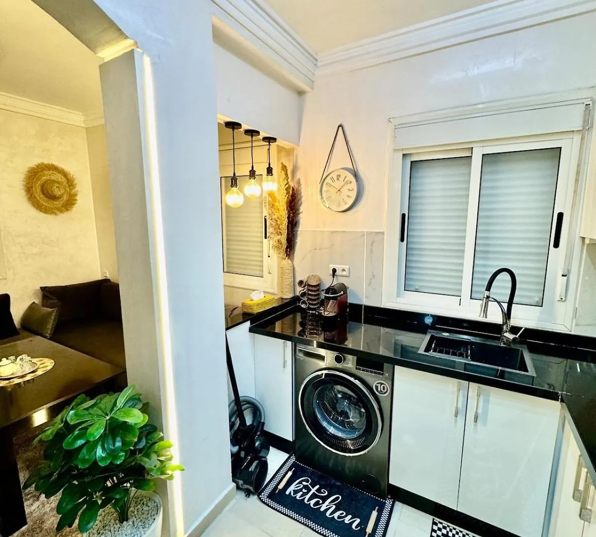 Appartement Proche Gueliz Et Jardins Majorelle, Parking ,Wifi, Netflix Marrakesh 0*,  Morocco